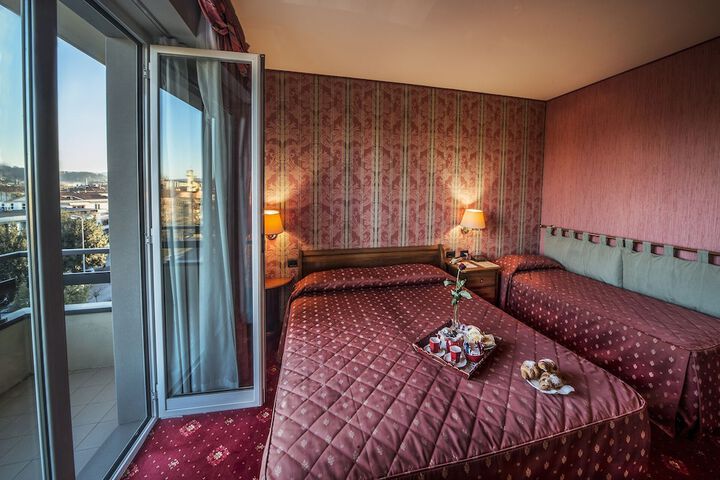 Room 2 of 22