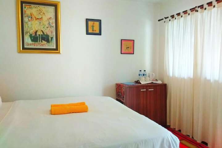 Room 16 of 34