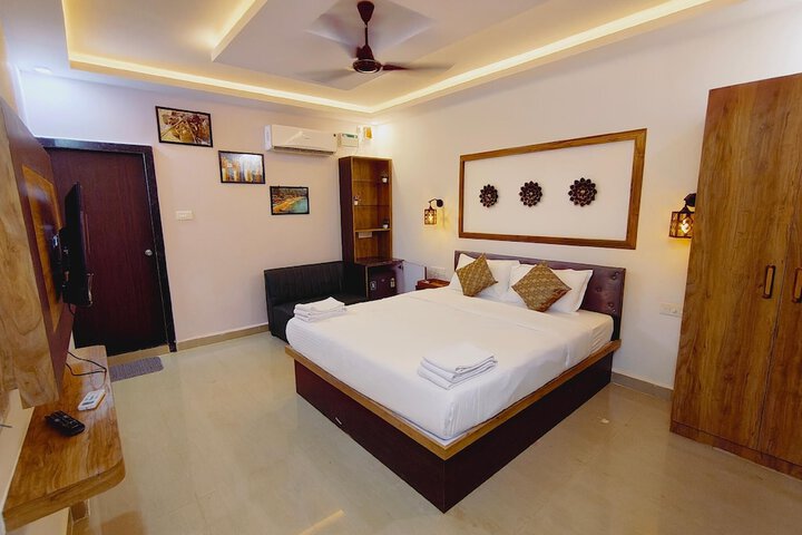 Room 16 of 44