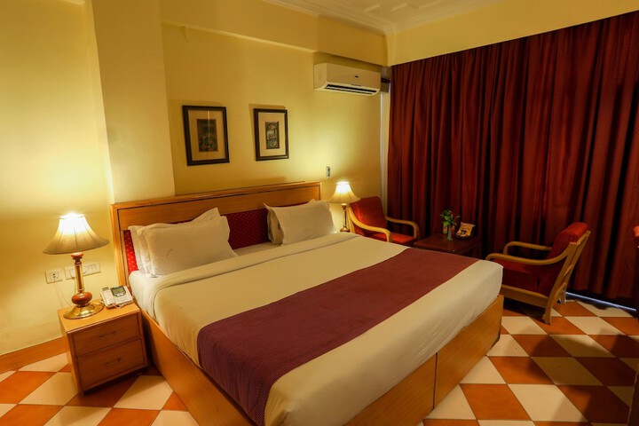 Room 10 of 60