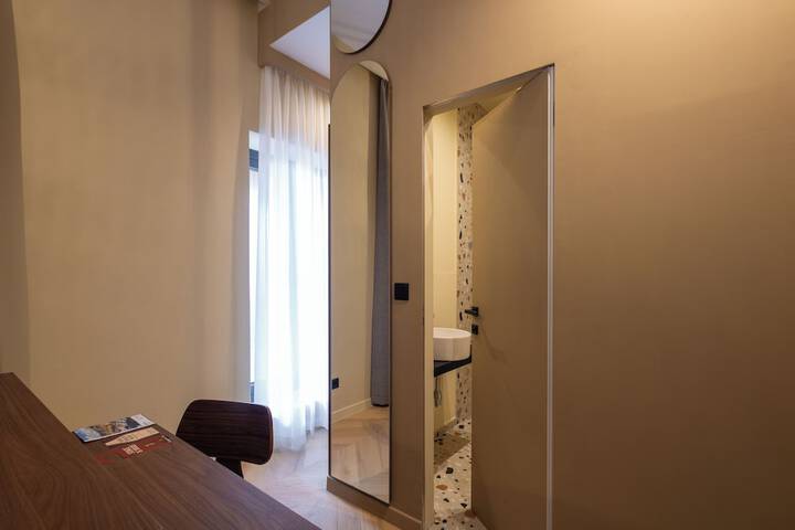 Room 74 of 153