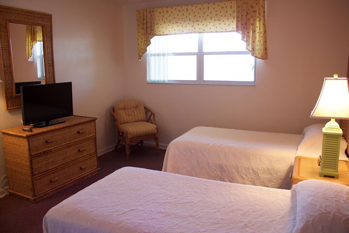 Room 2 of 90