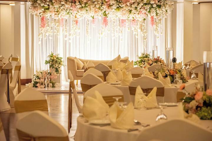 Ballroom/Hall 48 of 61