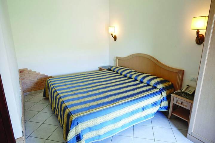 Room 3 of 34
