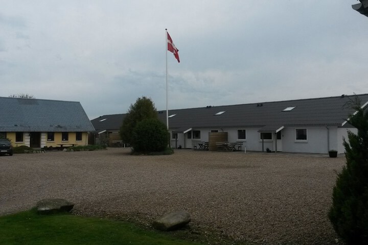 Hotel Entry