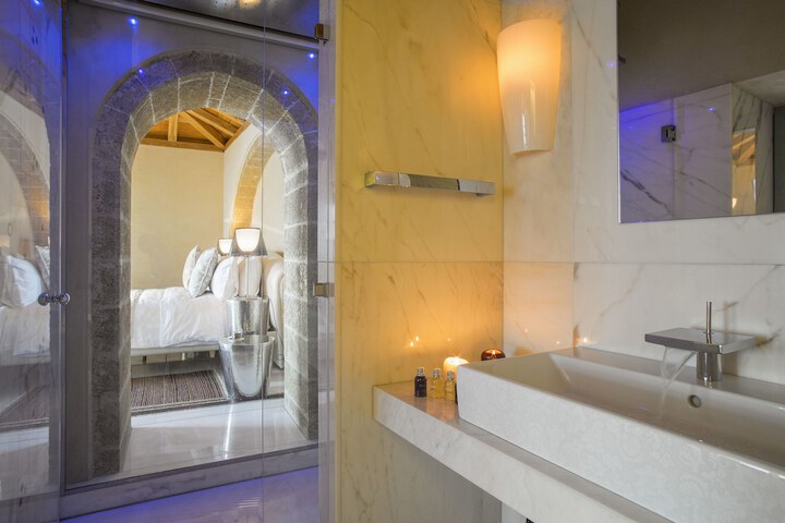 Bath Interior