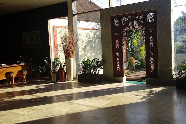 Lobby Entry
