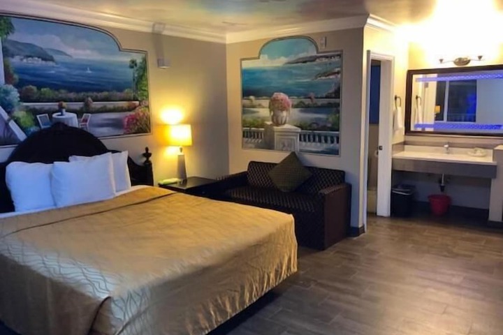 Room 20 of 36