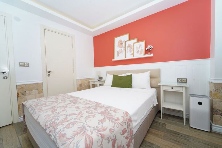 Room 16 of 27