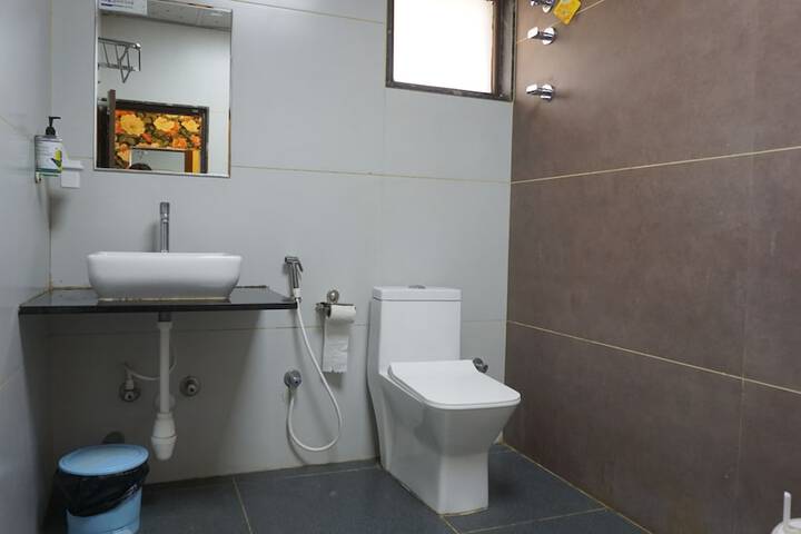 Room 82 of 128