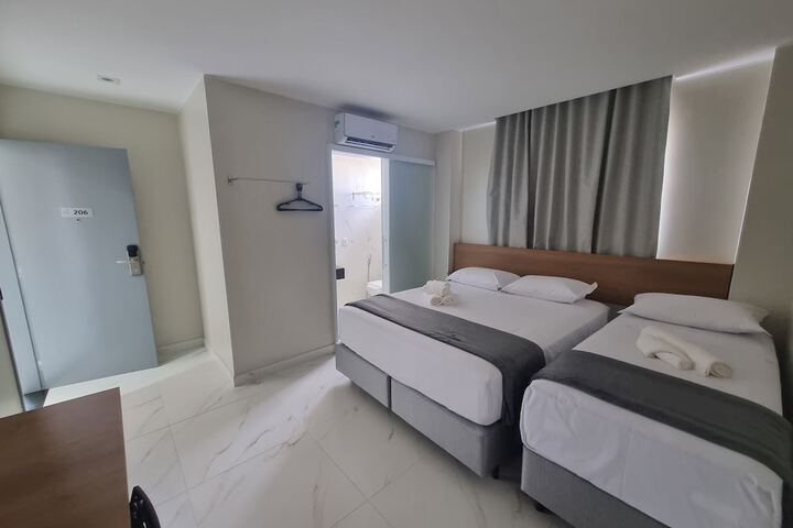 Room 10 of 50