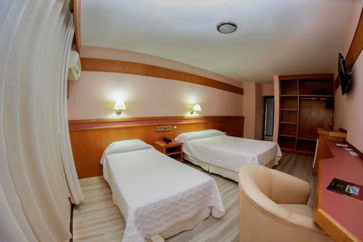 Room 8 of 67