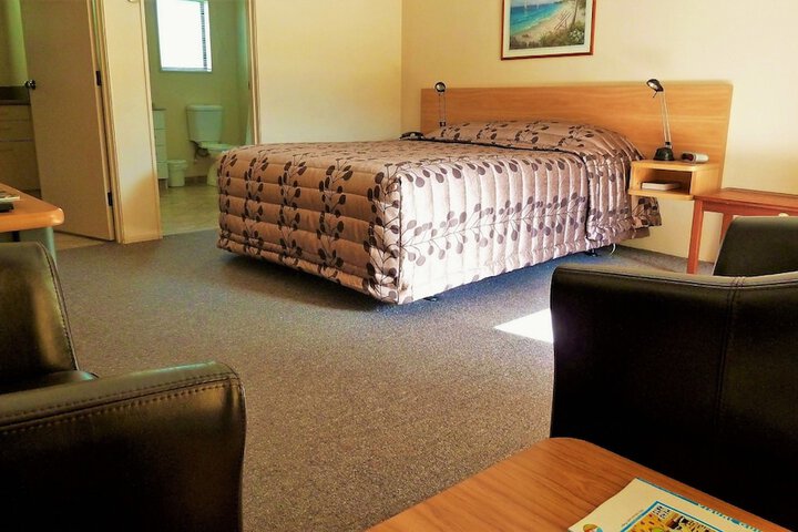 Room 8 of 38