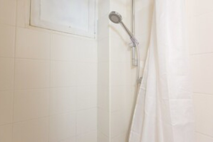 Room 3 of 16