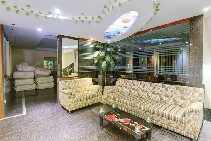OYO 28047 HOTEL GALAXY RESIDENCY