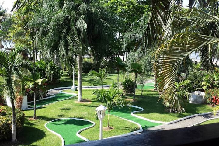 Mini-golf