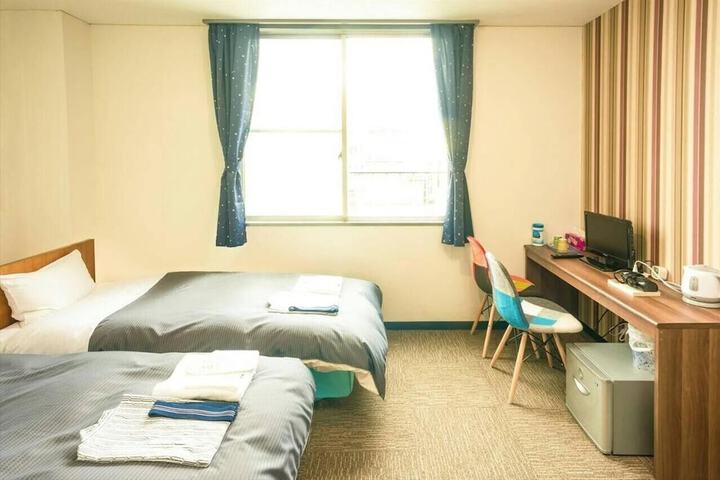 Room 19 of 34