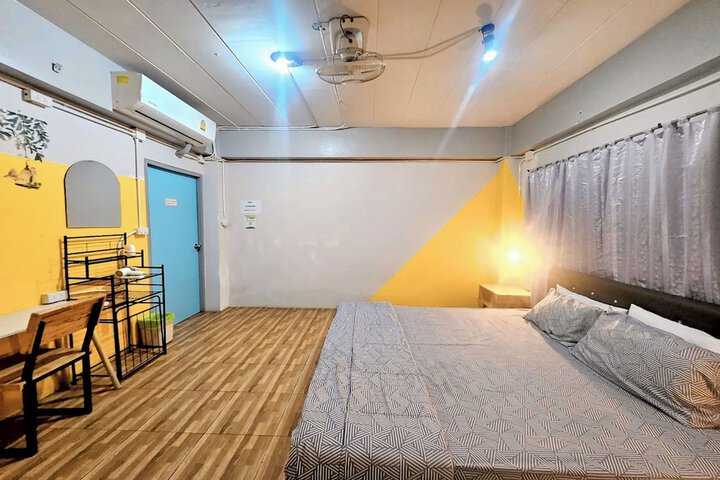 Room 14 of 94
