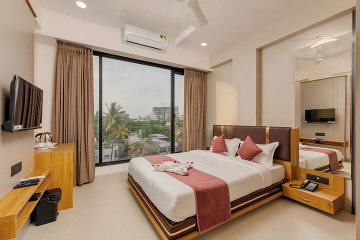 Room 3 of 25