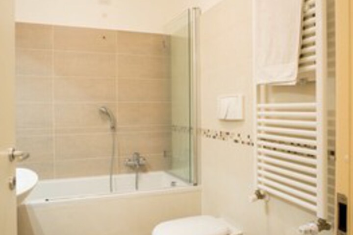 Room 4 of 29