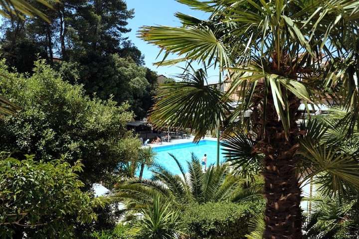 Pool 18 of 40