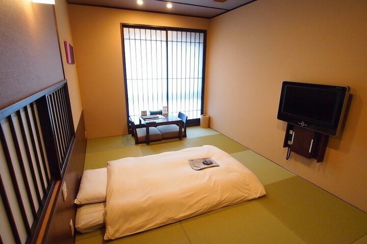 Room 6 of 51
