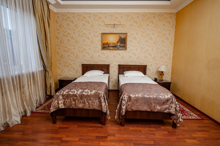 Room 3 of 34