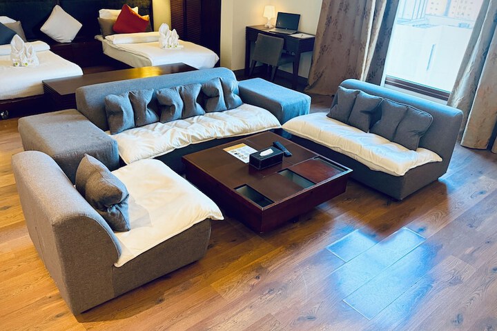 Room 18 of 37