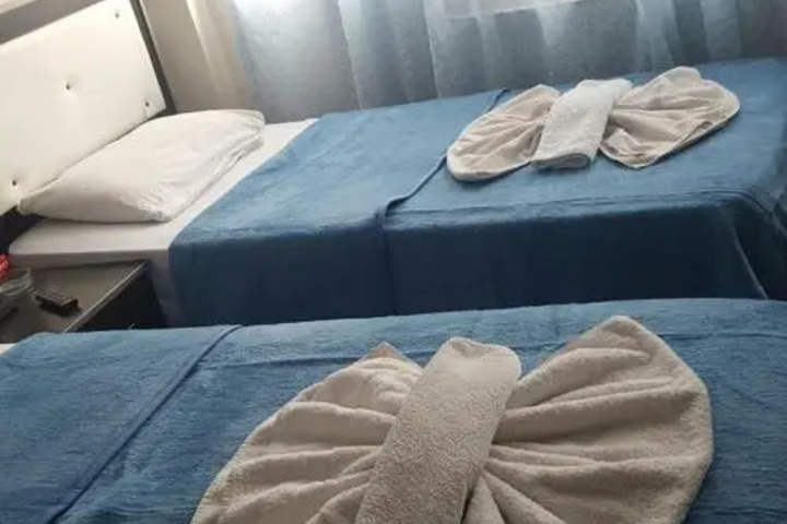 Room 2 of 9