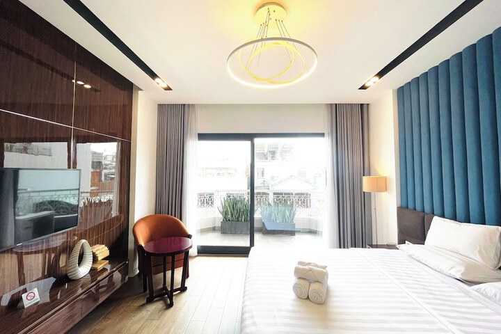 Room 10 of 45