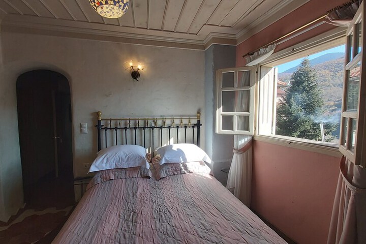 Room 50 of 446