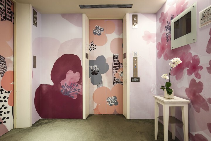 Ballroom/Hall 73 of 80