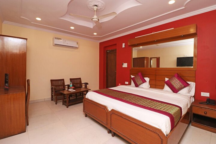 Room 17 of 34