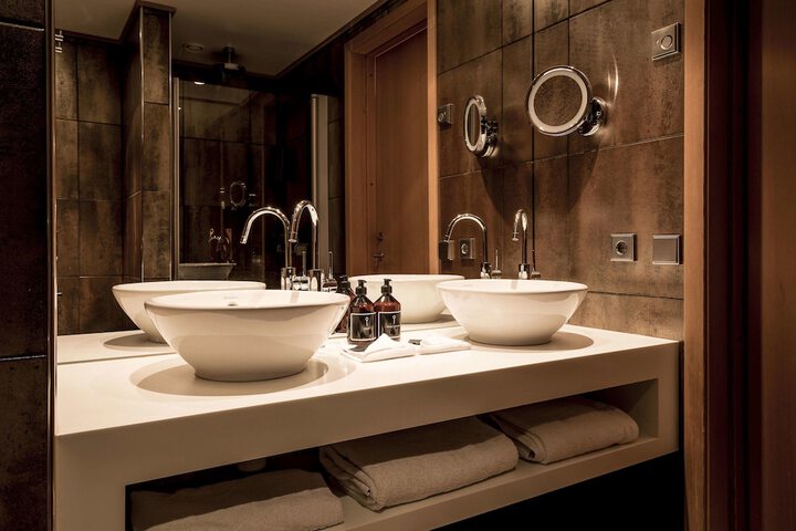 Bathroom Interior Photo