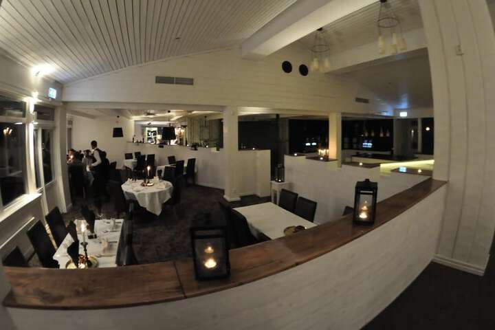 Dining 27 of 42