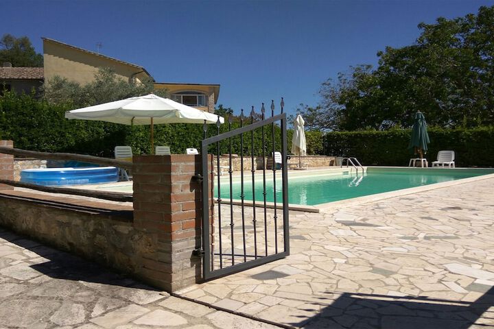 Pool 18 of 34