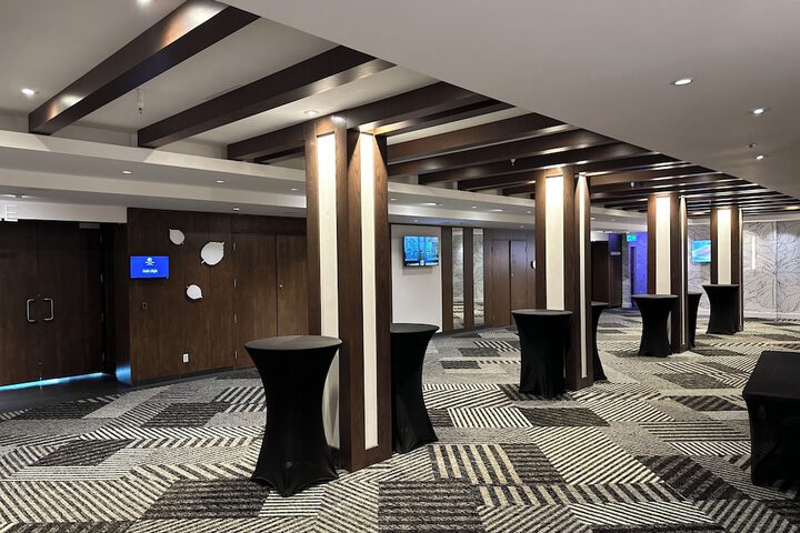 Ballroom/Hall 70 of 87