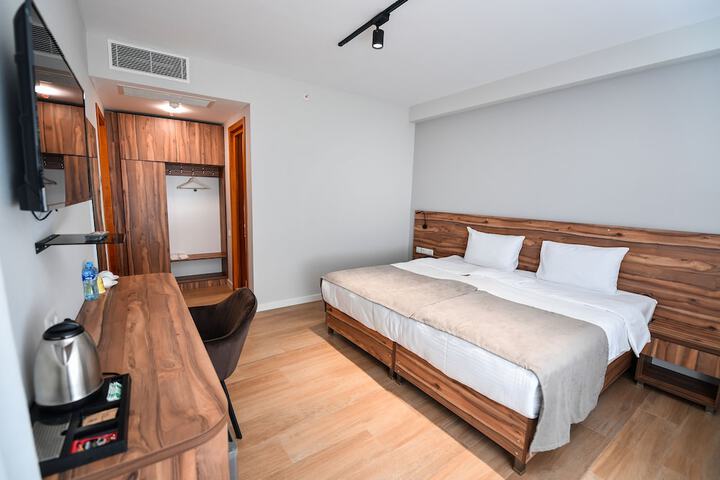 Room 5 of 60
