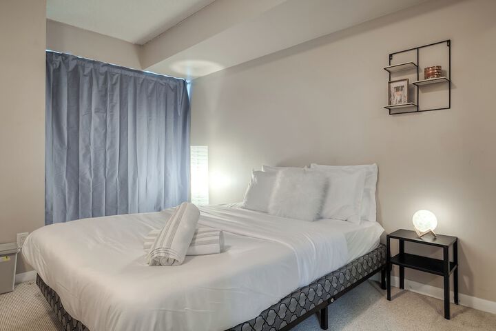 Room 5 of 192