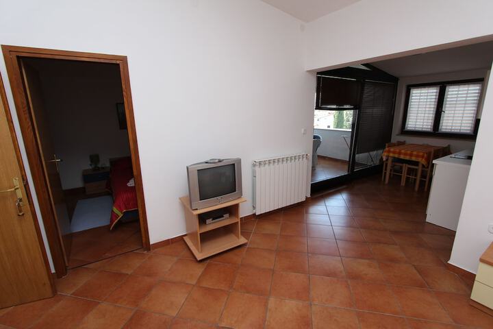 Room 28 of 54