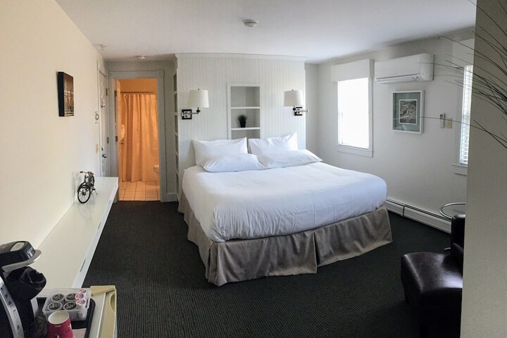 Room 94 of 168