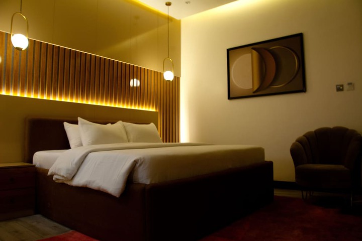 Room 5 of 24