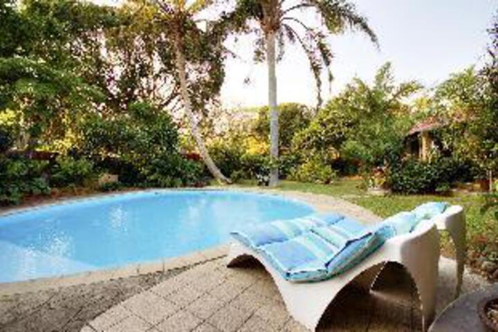 Pool 10 of 23