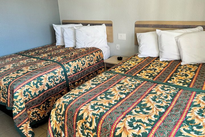 2 Double Beds (6 of 7)