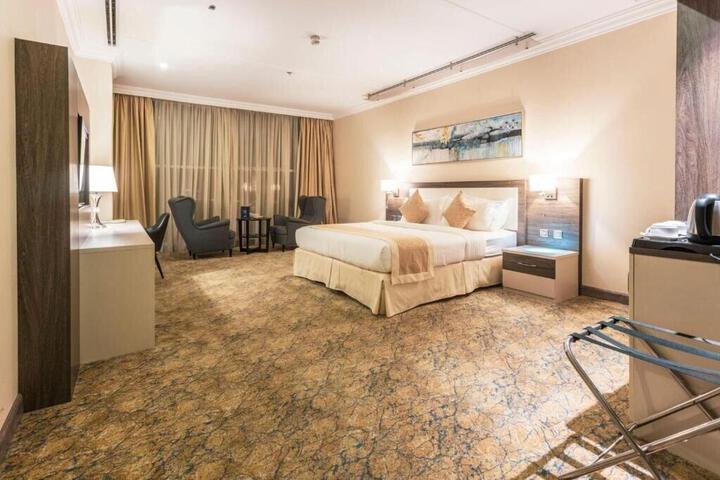 Room 7 of 48