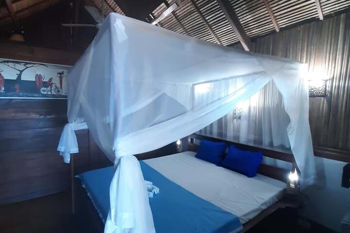 Room 4 of 28