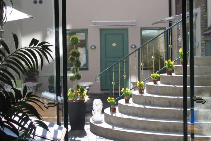 Hotel Exterior 57 of 60