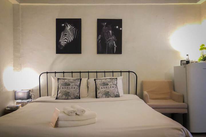 Room 28 of 84