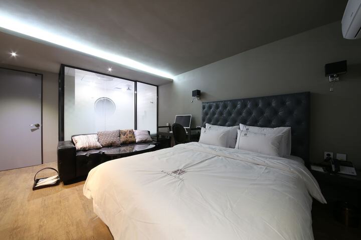 Room 30 of 70