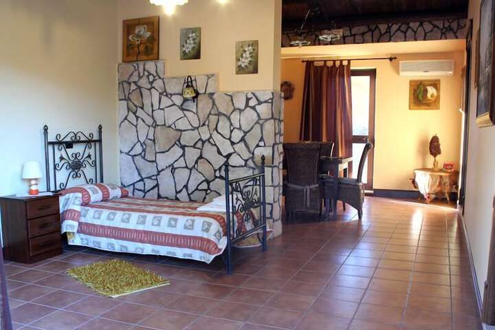 Room 4 of 23
